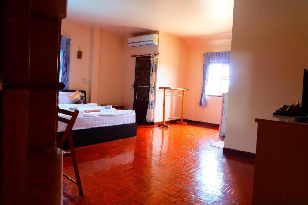 Oyo 769 Ban Thassanee Hotel Chiang Mai Buitenkant foto